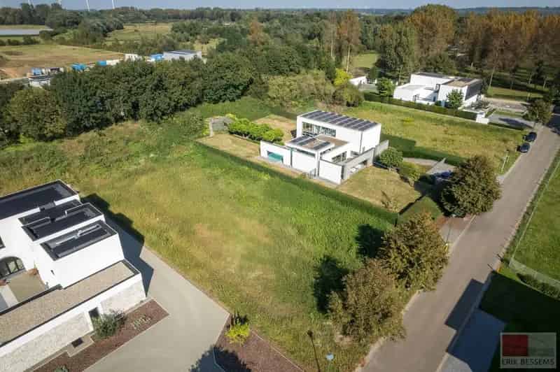 Exclusief bouwperceel van 2.149 m2 in het charmante Oud-Rekem – slechts enkele minuten van Maastricht!