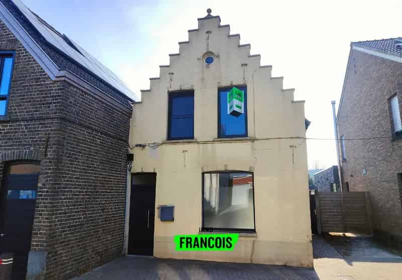 Gezellige woning met ruime tuin in centrum Oostkamp.