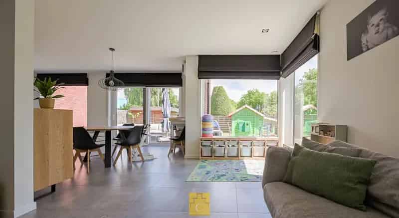 Moderne en energiezuinige (label A) gezinswoning te Oostkamp