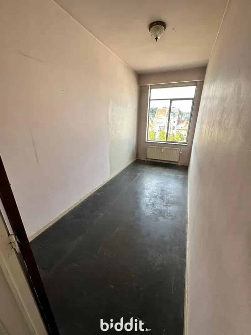 Het appartement « IV B » op 4e verd.