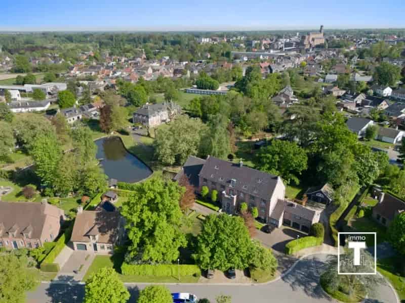 Ruim 3 Slaapkamers Duplex Appartement te Koop