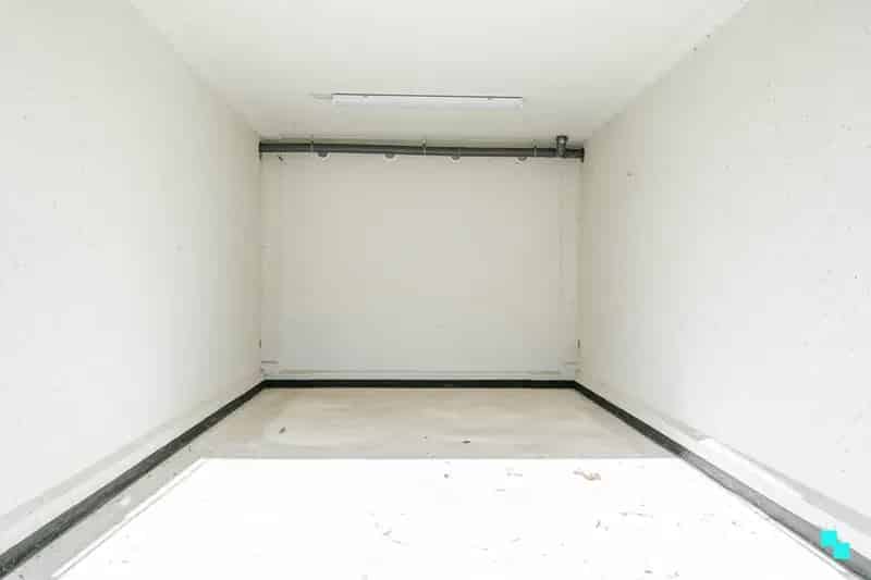 Strategisch gelegen, afgesloten garagebox in Beveren-Leie