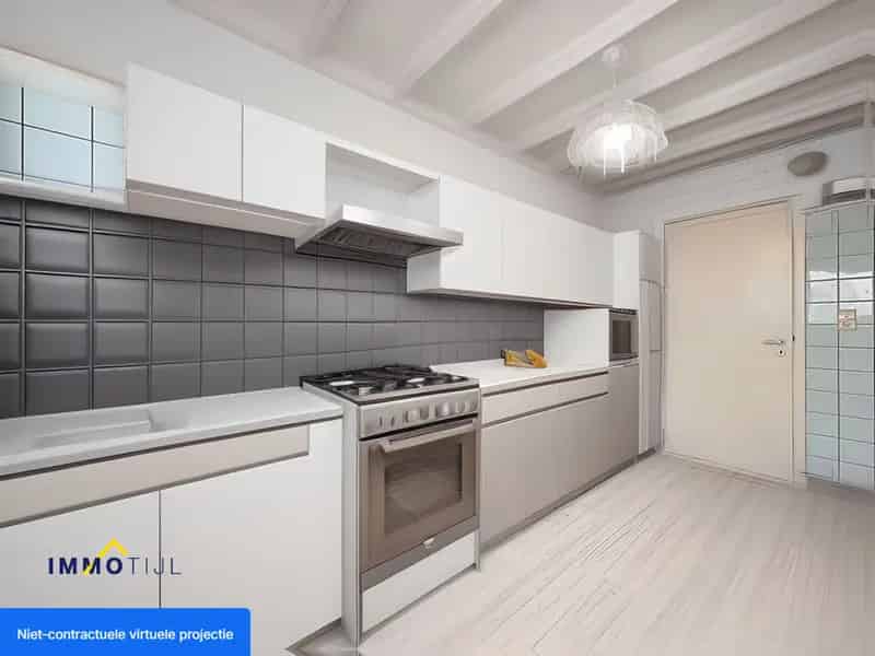 Karaktervolle woning met garage en tuin te Welle!