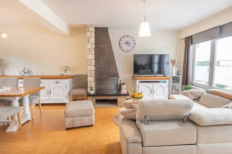 Ruime bel-étage woning met tuin in Hombeek