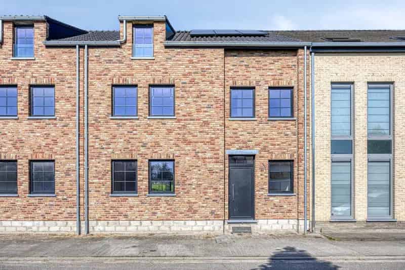 Stijlvol Wonen op een Rustige, Groene Locatie