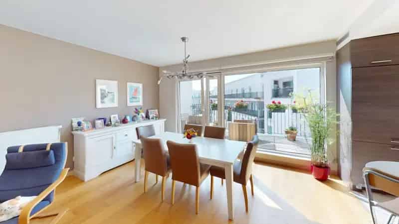 
                                                                    Appartement
                                                                             te koop te Schaerbeek
                                                                