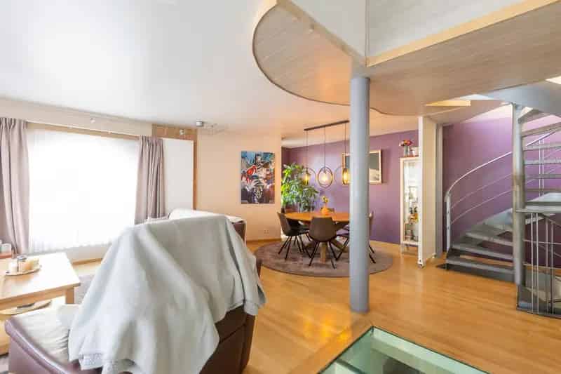 Ruime Bel-etage woning in Oostende