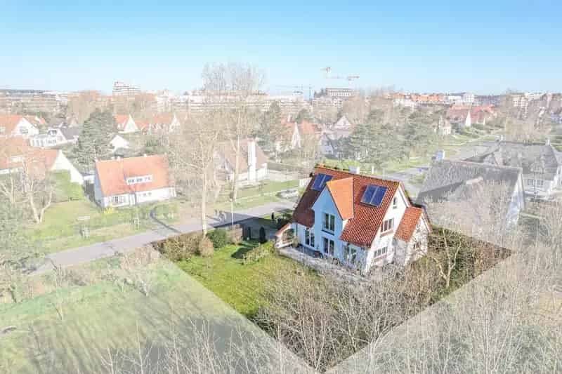 Karaktervolle Villa in de Simli-wijk te Nieuwpoort op 717 m²– unieke kans!