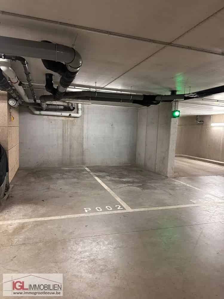 Ondergrondse staanplaats met automatische poort