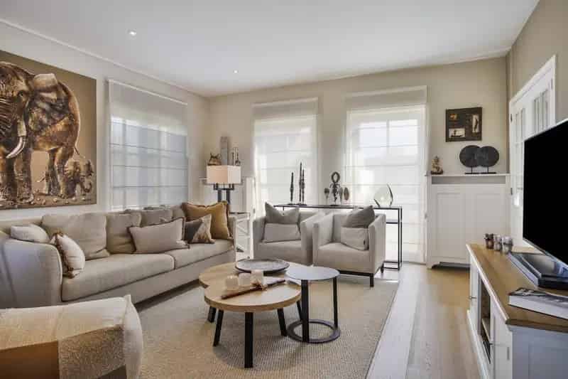 Villa te koop Frasnes: 3 slaapkamers, zwembad, rustige omgeving