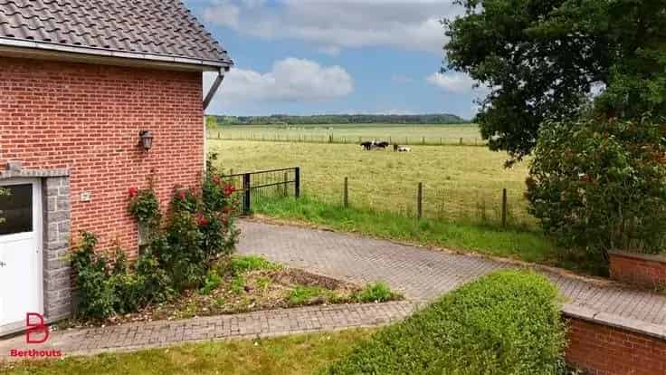 Te renoveren woning met garage nabij centrum