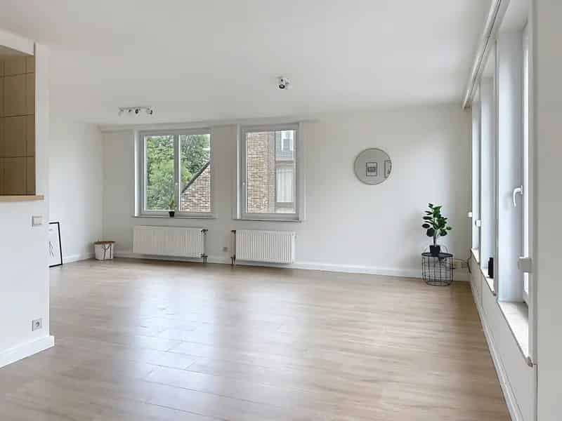 Lichtrijk Appartement Nabij Centrum - Instapklaar en Energiezuinig