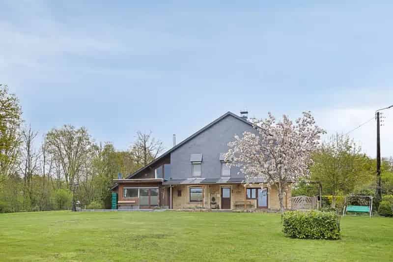 Karaktervolle en zeer ruime woning met Gîte en Chambre d’Hôtes
