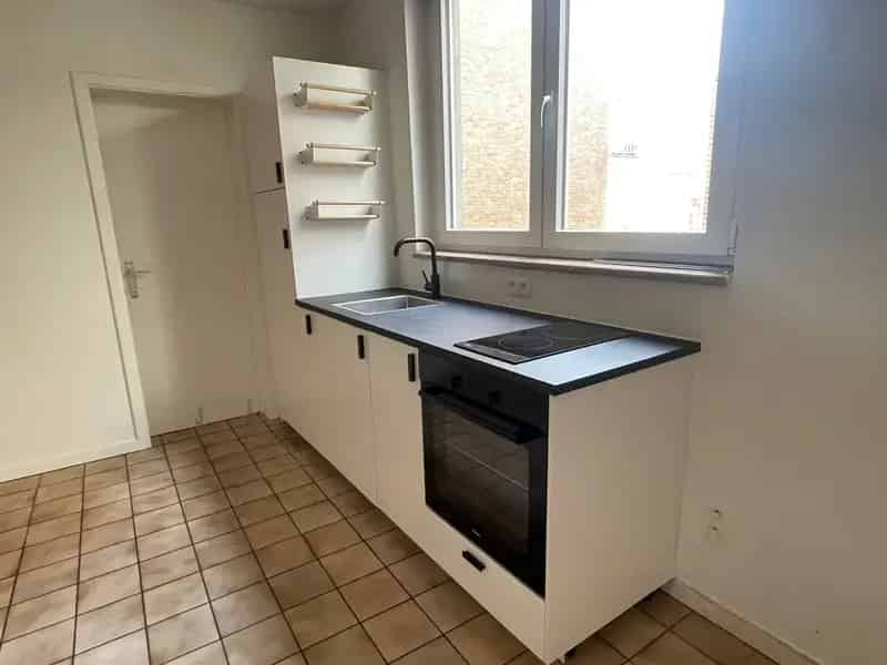 Studio te Huur Centrale Ligging Nabij Scholen Winkels