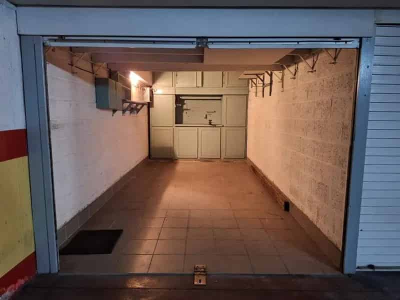 Perfect gelegen ondergrondse garagebox
