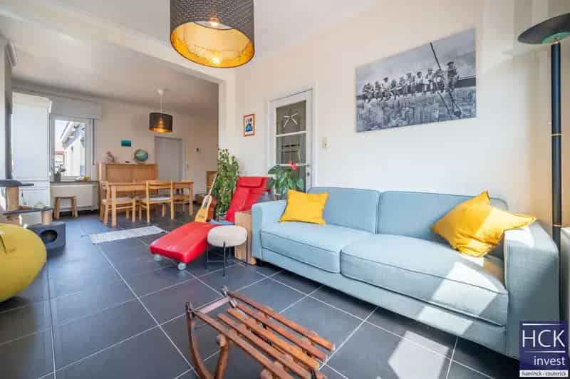 DEINZE - Instapklare woning met 2 SLPK. en tuin op topligging!