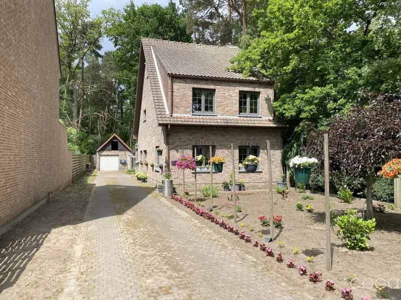 Huis te koop Brecht: Instapklare gerenoveerde woning