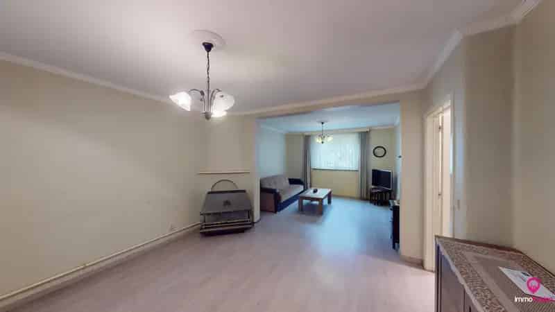 Aangename rijwoning met 4 slaapkamers in leuke woonomgeving!