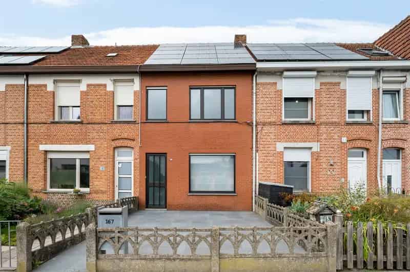 Instapklare gezinswoning met 2 slaapkamers en zolder