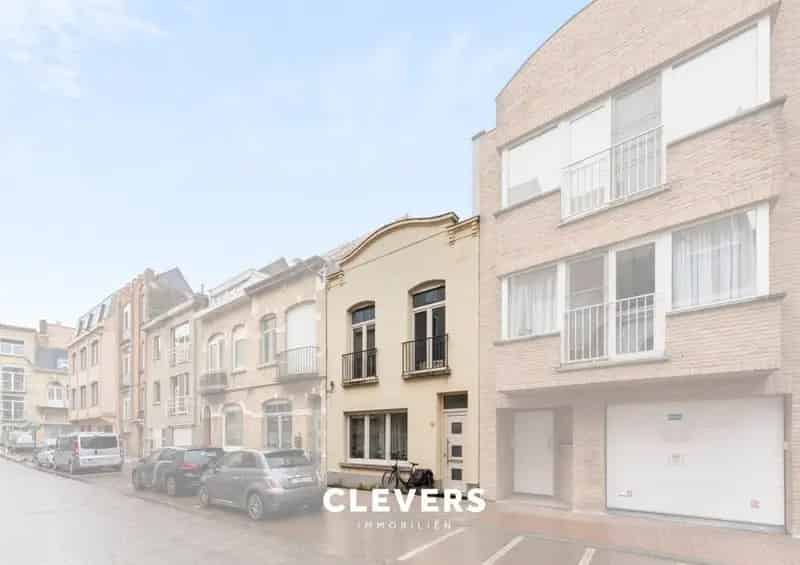 Rijwoning met 3 slaapkamers nabij het strand