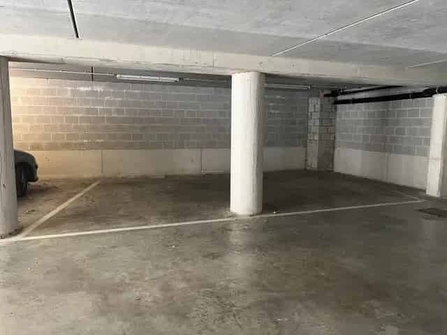 Parkeerplaats Te Huur , Elsene, Brussel Hoofdstad