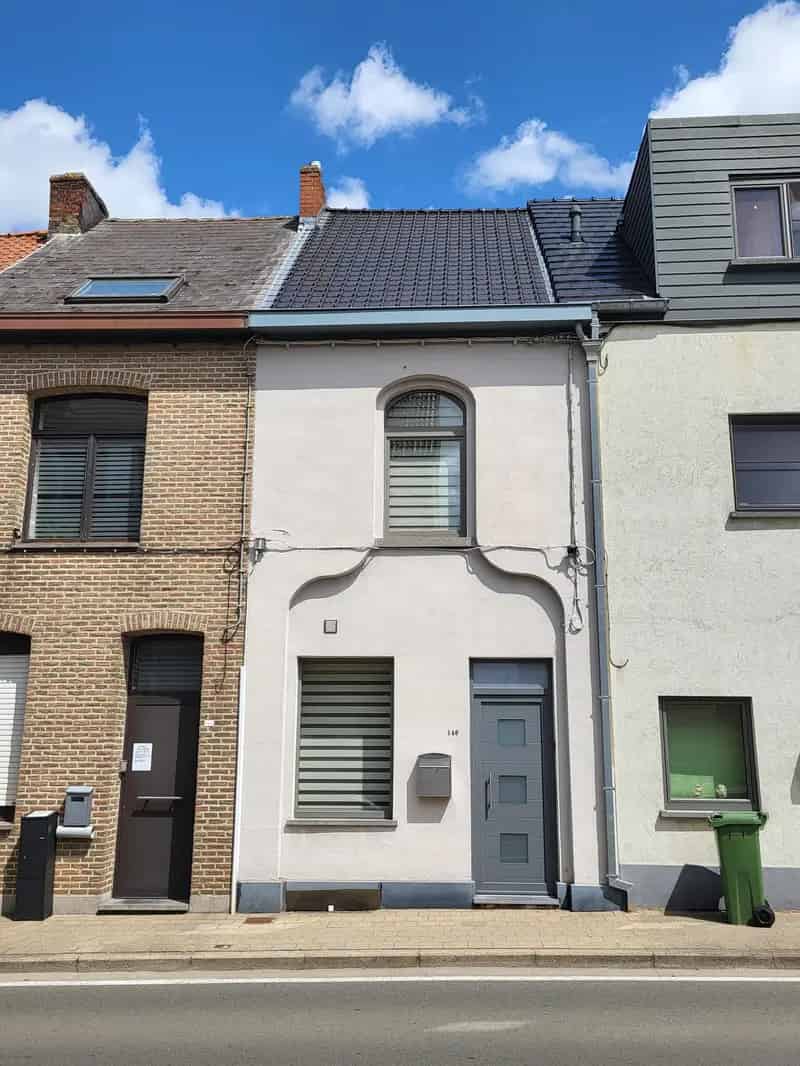 Prachtig onderhouden woning met zonnig tuintje en terras.