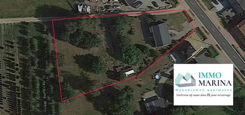 Woning met W-tuin circa 41a en volledige kelder.