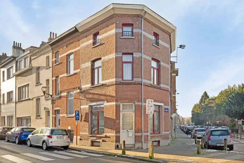 Gerenoveerde hoekwoning