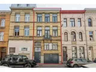 Huis te koop Antwerpen - Garage Magazijn Studio 2 Appartementen