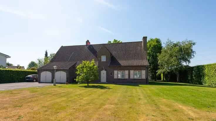 Huis Te Koop Ruime Villa met Atelier en Tuin