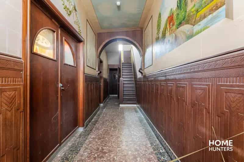 Huis te huur Menen: Commerciële Eigendom met Loodsen en Bungalow