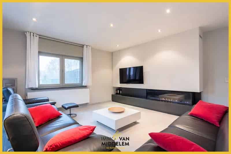 INSTAPKLARE (KANGOEROE)WONING MET 5 SLPK, BIJGEBOUW & TUIN