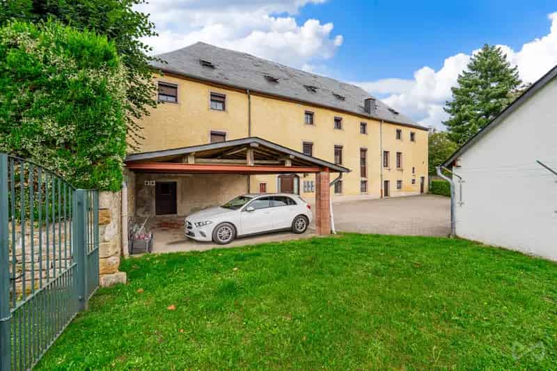 Appartementsgebouw met negen slaapkamers in Messancy