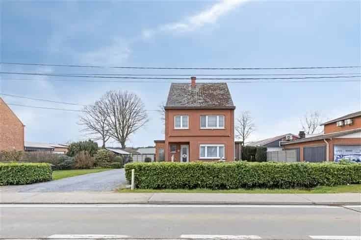 Ruime Eengezinswoning Met Extra Woonunit En 3 Garages