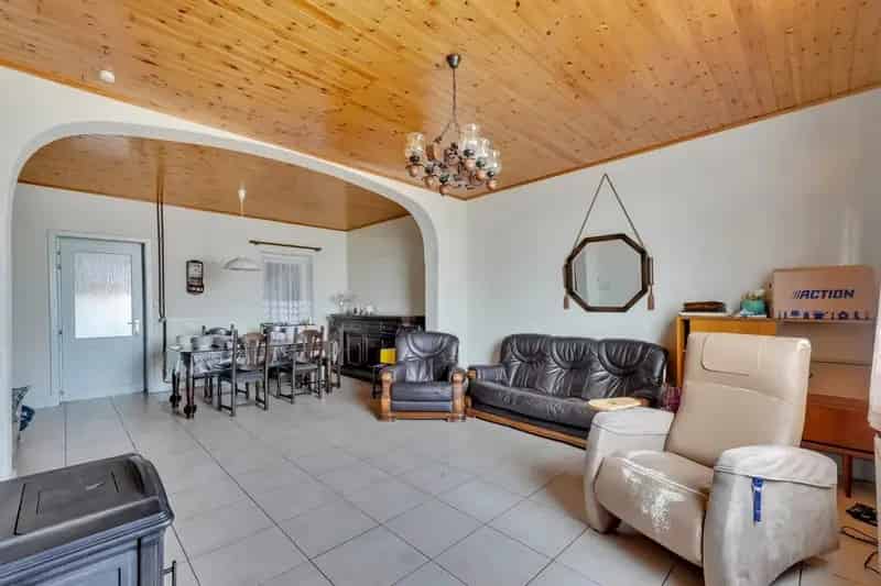 Te renoveren, landelijk gelegen woning/ projectgrond