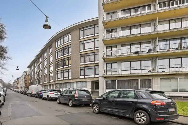 Studio met autostaanplaats gelegen nabij Bizet en Sint-Guido