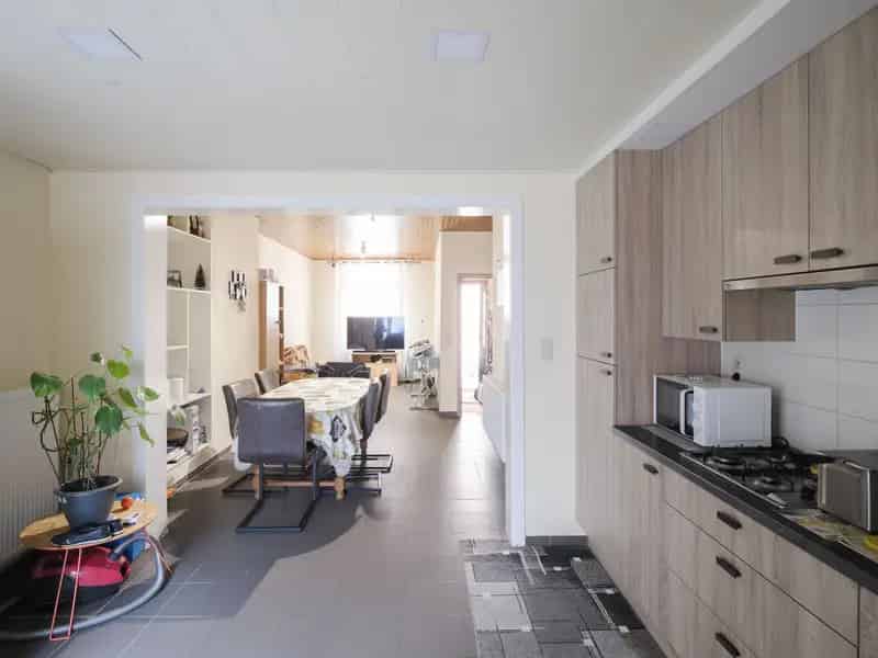 Instapklare woning met zonnig terras nabij het Keizerpark