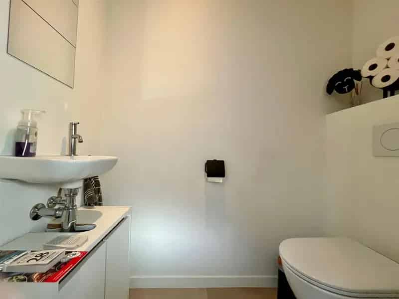 Prachtige halfopenwoning met 3 slaapkamers en tuin