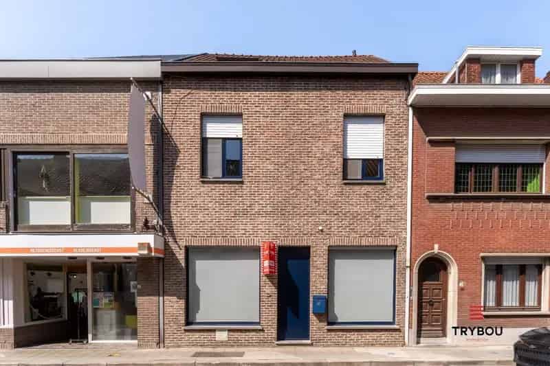 Uitstekend gelegen, ruime stadswoning met 4 slaapkamers