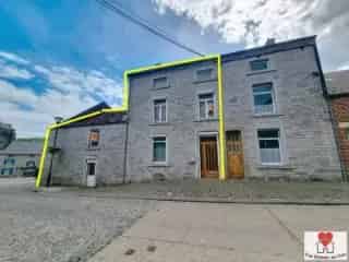 Huis te Koop Treignes 3 slaapkamers tuin renovatieproject