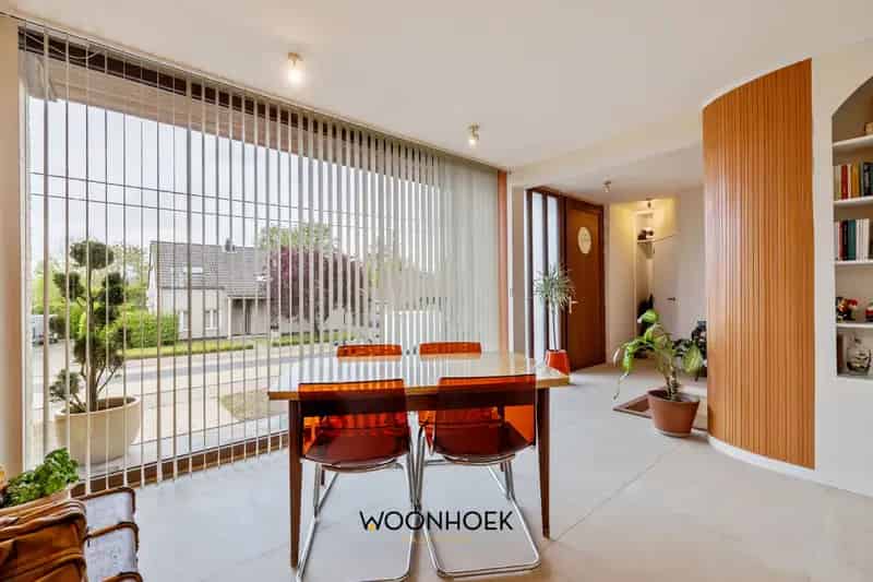 Huis te huur Moerbeke: Open bebouwing met garage en tuin