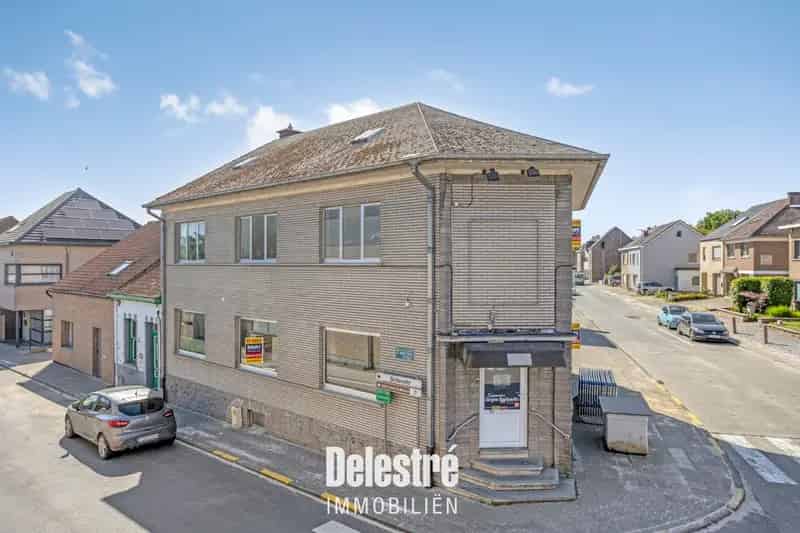 Handelswoning met garage op toplocatie in Sint-Martens-Bodegem (Dilbeek).