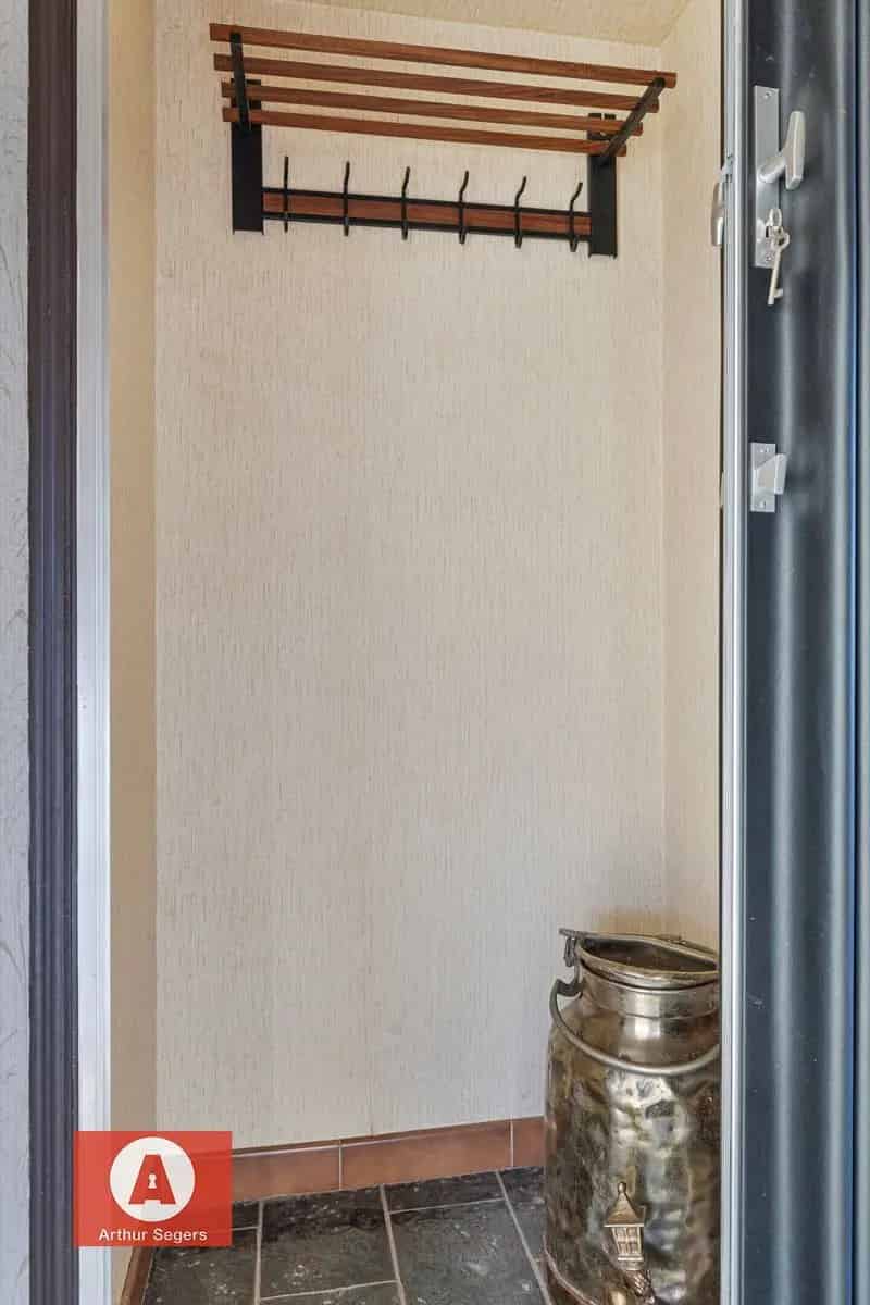 IN OPTIE - Bungalow/Open bebouwing met betonnen welvingen.