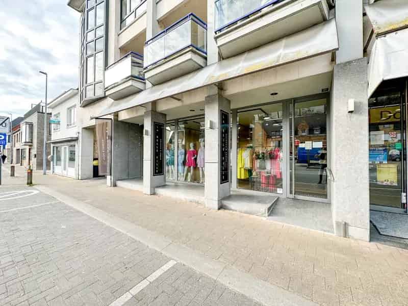 Instapklare handelsruimte hartje Veldegem, gunstige ligging