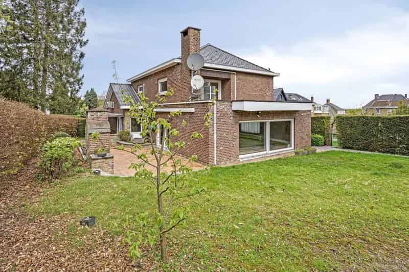 Villa met vier slaapkamers in Dilbeek
