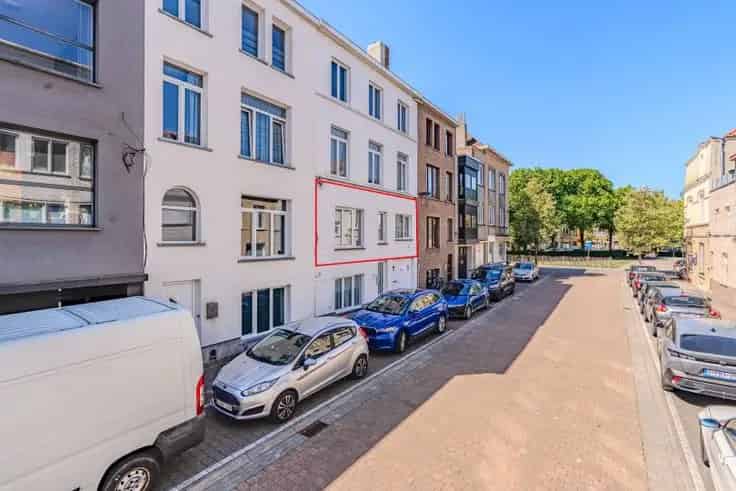 Ruim 1 Slaapkamer Appartement Te Koop Oostende