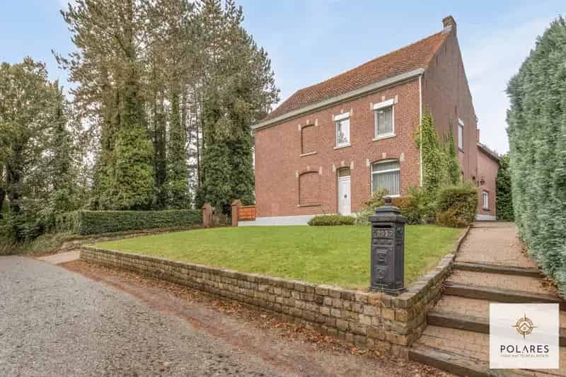 Prachtige te renoveren hoeve met paardenweide