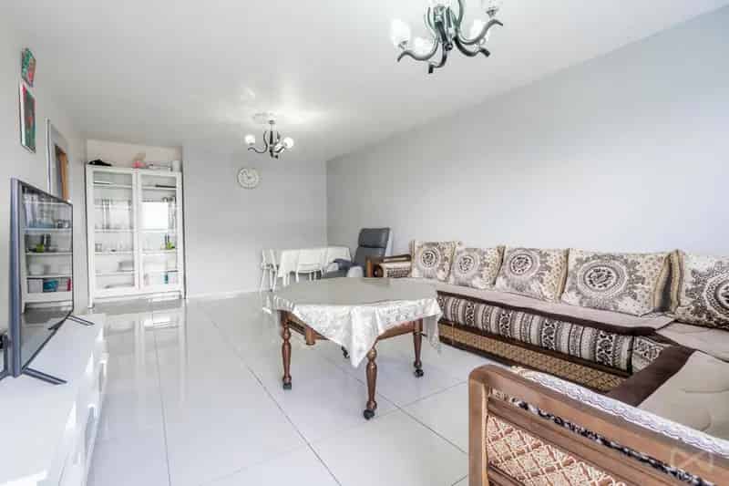 Appartement met twee slaapkamers in Jette