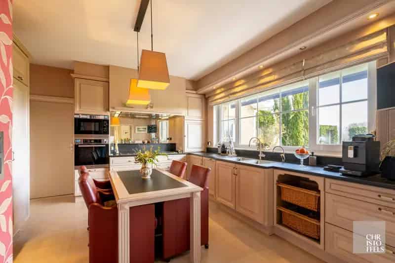 Riante vrijstaande woning mét vrij zicht op een perceel van 3679m²!