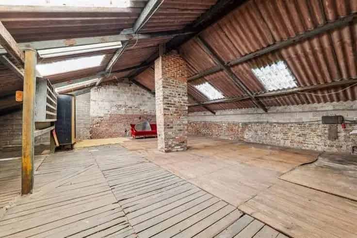 Huis Te Koop Hoeselt: Woning Met Ruime Loods